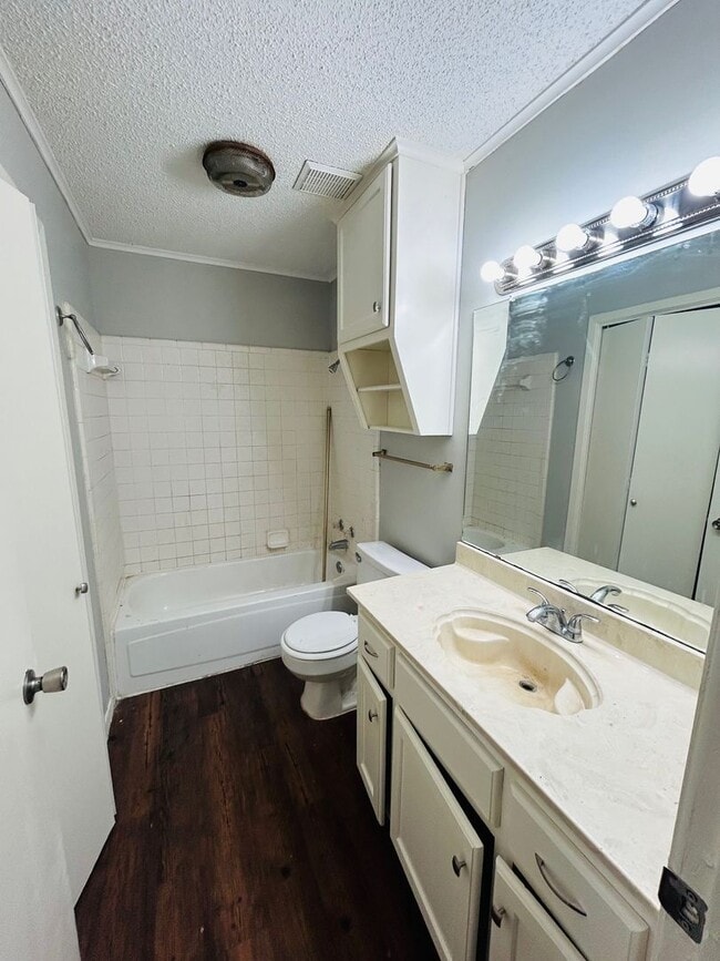 Building Photo - 324 Mill Creek Cir