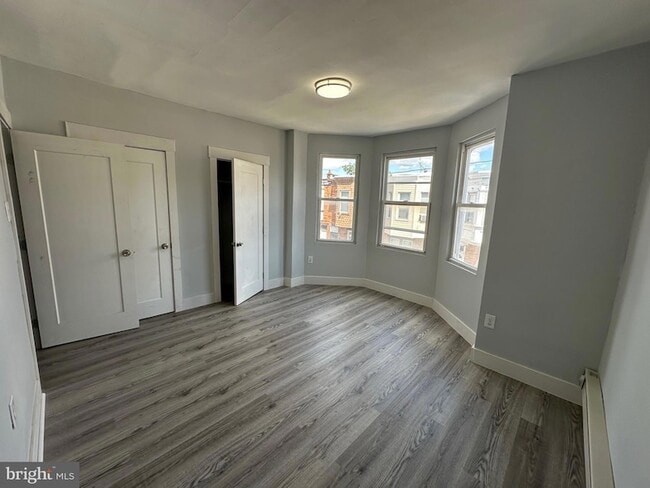 Building Photo - 4018 N Darien St