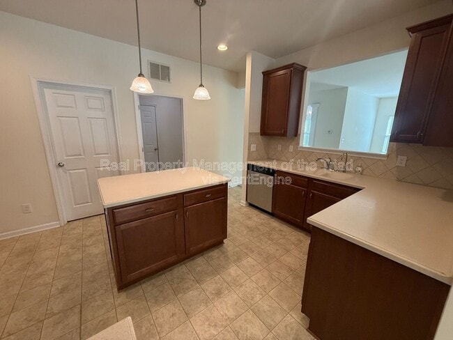 Building Photo - 1642 Ashmead Ln