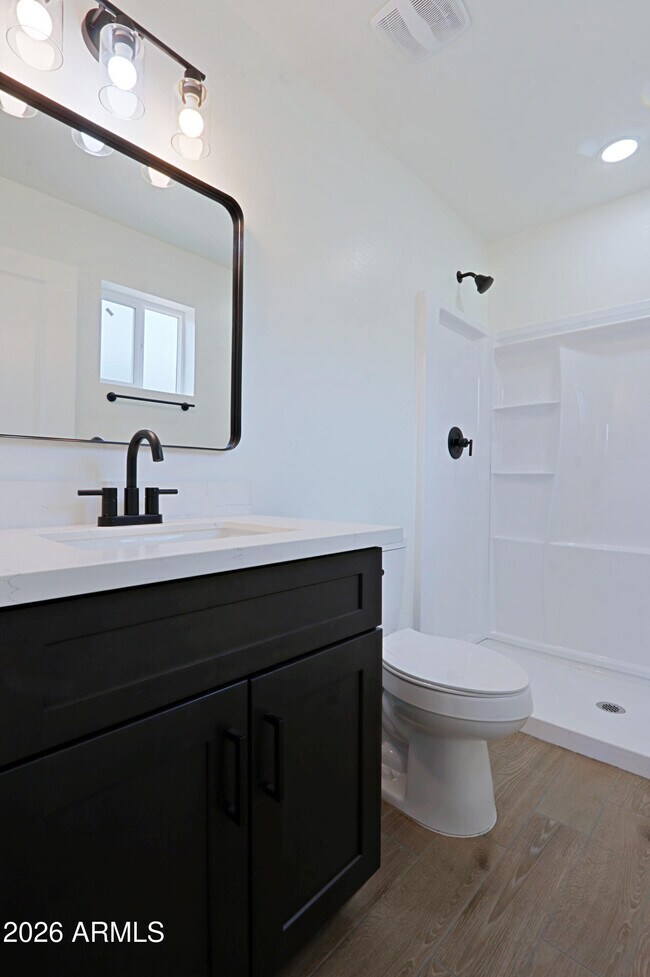 Building Photo - 454 S Pioneer