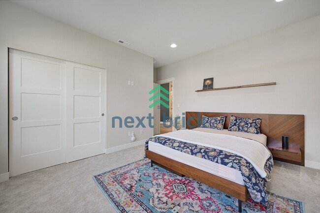 Building Photo - Charming 3-Bed, 2-Bath with 2,170 Sq. Ft. in Beautiful Snohomish!