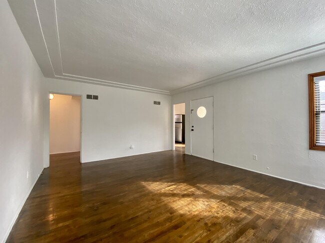 Building Photo - 17 Alsace Way