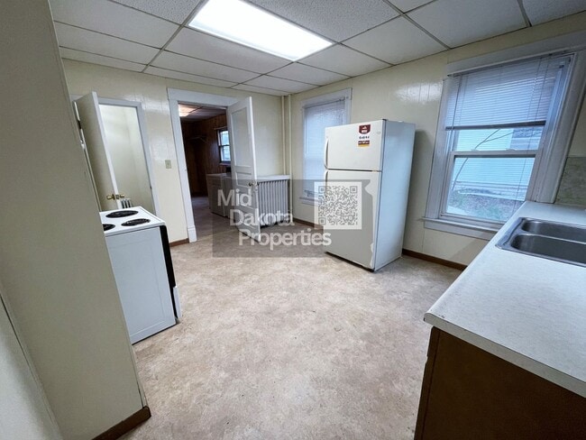 Building Photo - 216 E 5th Ave