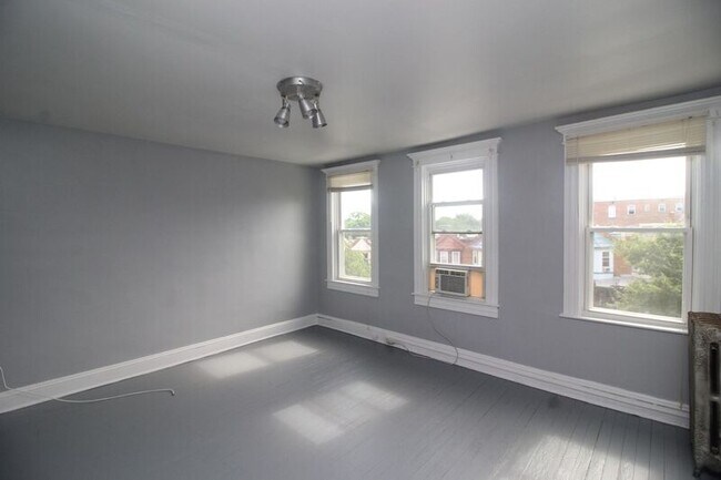 Building Photo - 3010 Guilford Ave