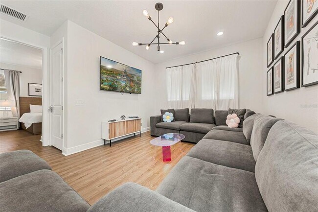 Building Photo - 284 Southfield St