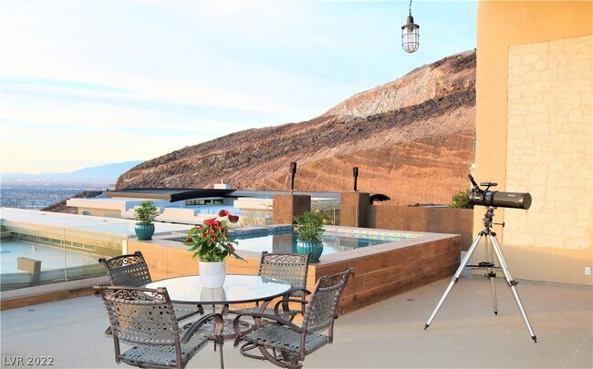 Building Photo - 674 Falcon Cliff Ct