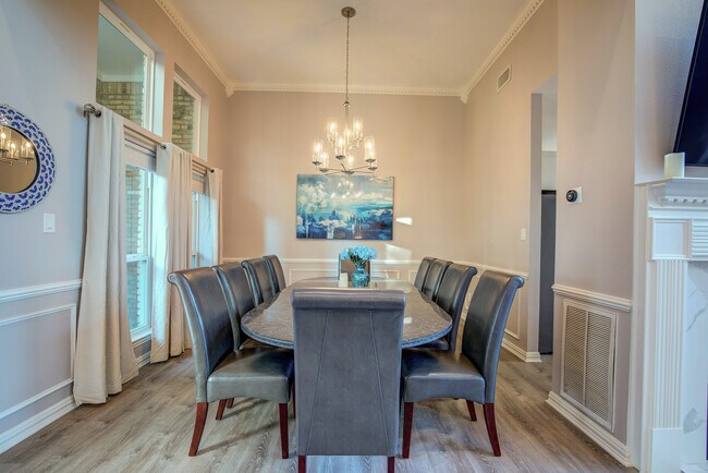 Building Photo - 8606 Columbia Dr