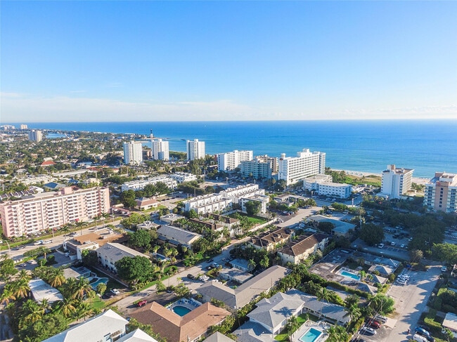 Building Photo - 3230 NE 13th St