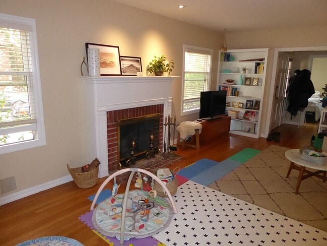 Building Photo - PENDING WITH ACCEPTED APPLICATION - TWO BE...