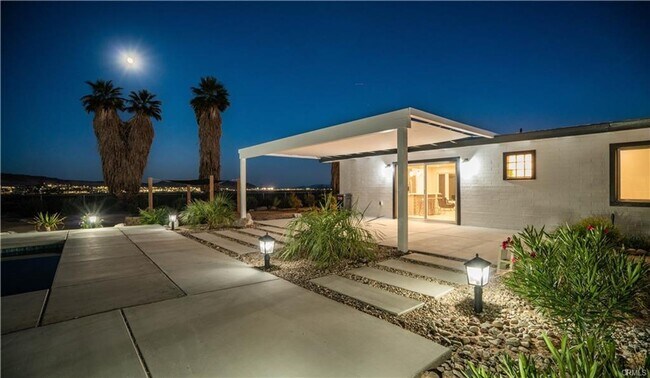 Building Photo - Pool Estate for Lease