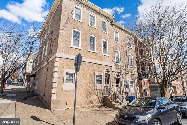 Building Photo - 3349 Conrad St