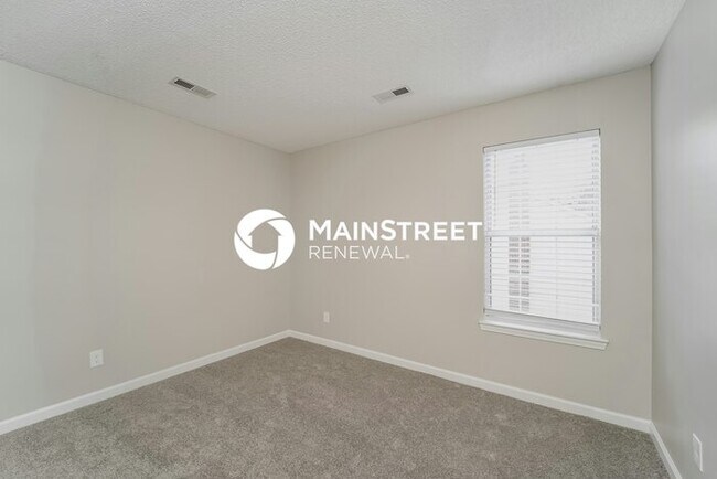 Building Photo - 3 Bedroom Pet-Friendly Home in Charlotte, NC with Main Street Renewal