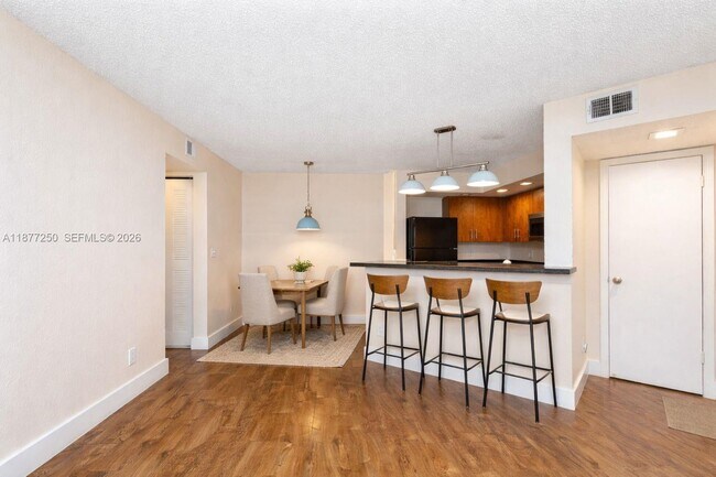 Building Photo - 12760 Vista Isles Dr