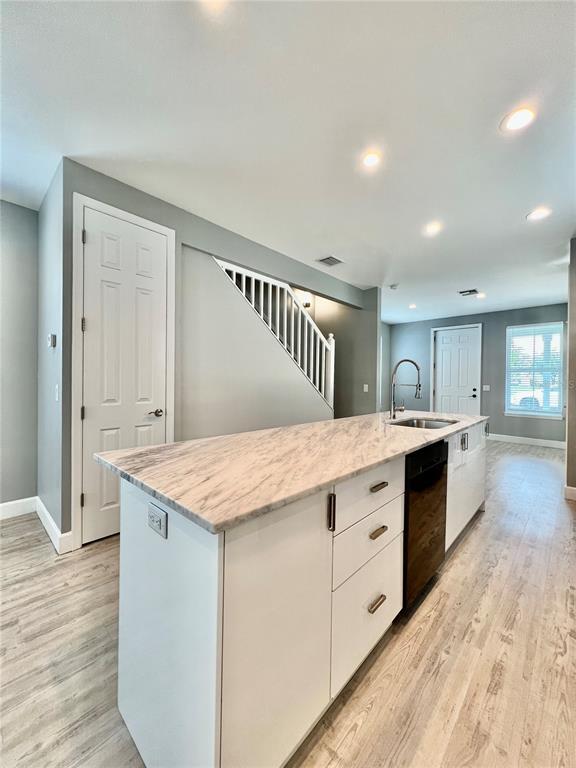 Building Photo - 2213 E 11th Ave