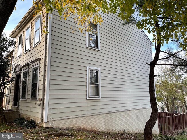 Building Photo - 14262 Heritage Crossing Ln