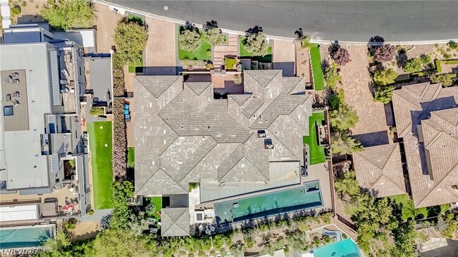 Building Photo - 69 Hawk Ridge Dr