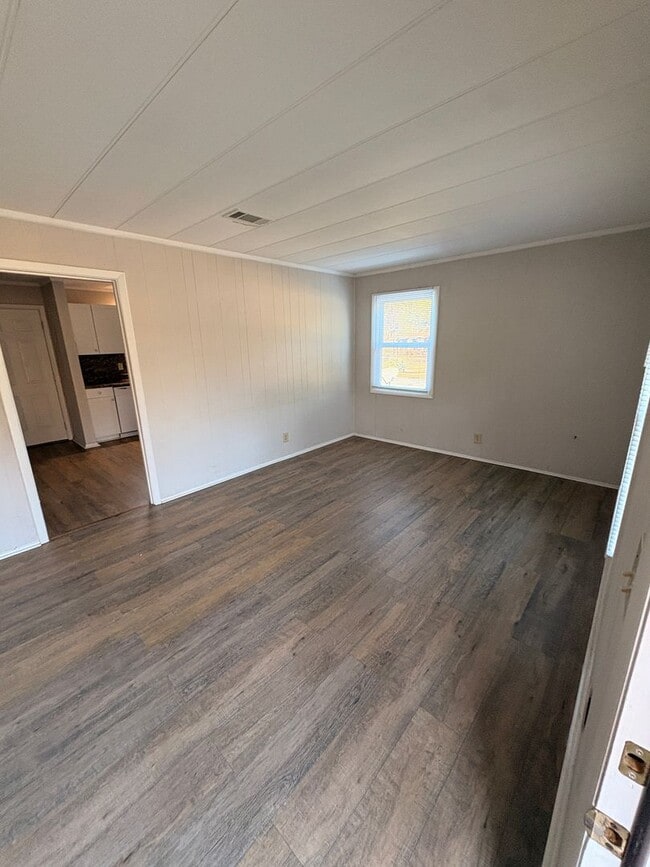 Building Photo - 195 Nunnally St