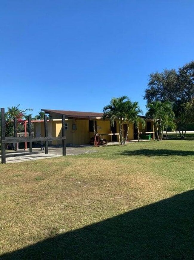 Building Photo - 16693 Deer Path Ln