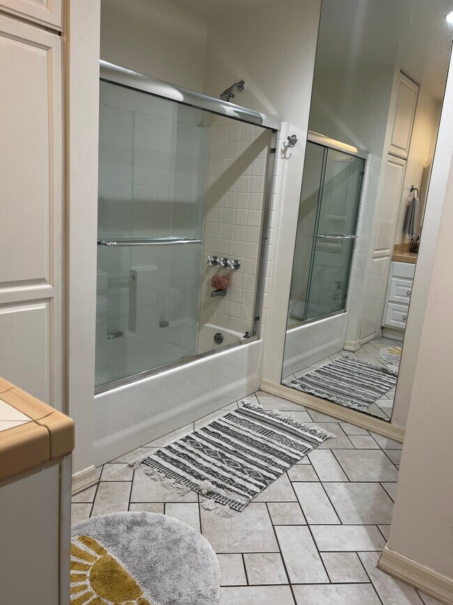 Building Photo - 21980 Alta Dr