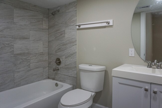 Building Photo - 3703 Market St