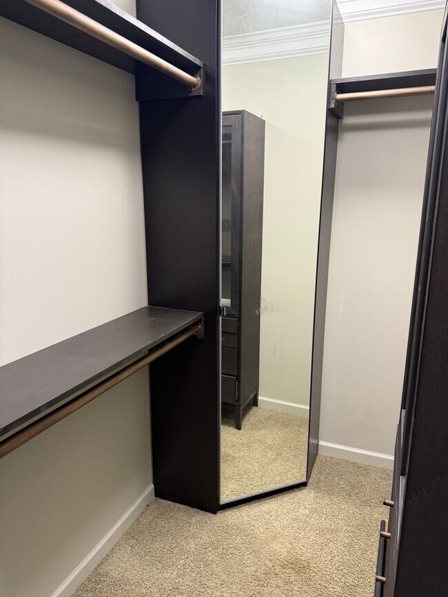 Building Photo - One bedroom in Bow