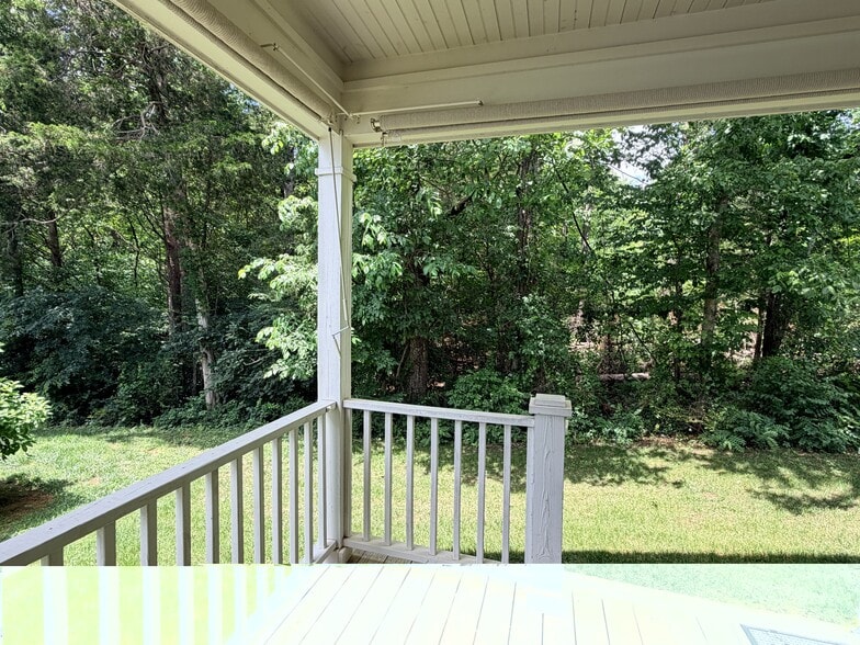 Building Photo - 417 Juniper Dr
