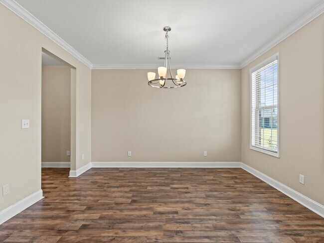 Building Photo - 114 Summer Pointe Ln NW