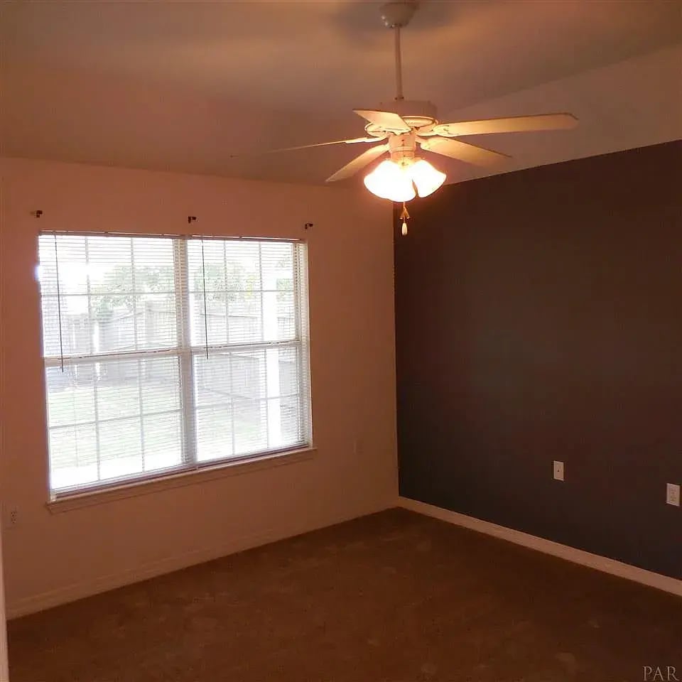 Building Photo - 1487 Dunhurst Dr