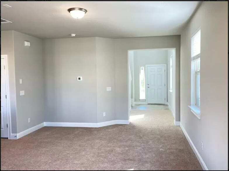 Building Photo - 200 Mayney Ln