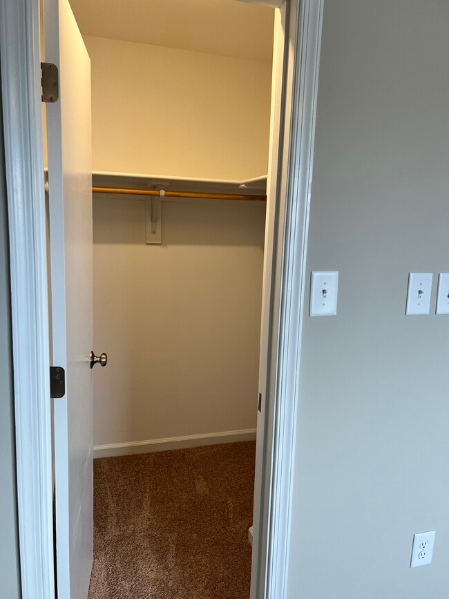 Building Photo - 11225 Salem Village Dr