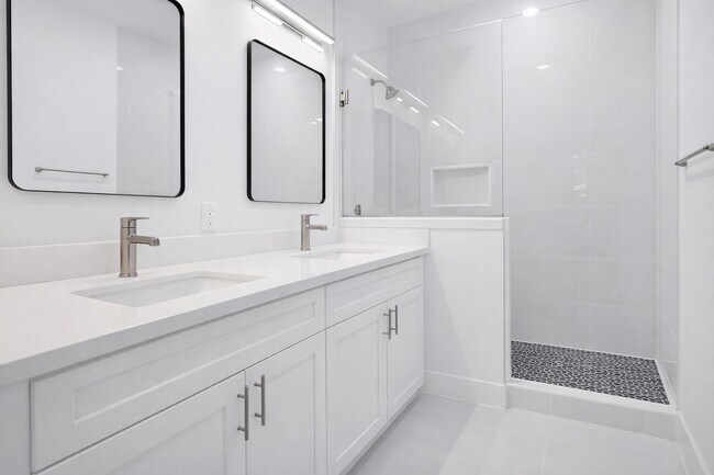 Building Photo - 8137 Cabot St