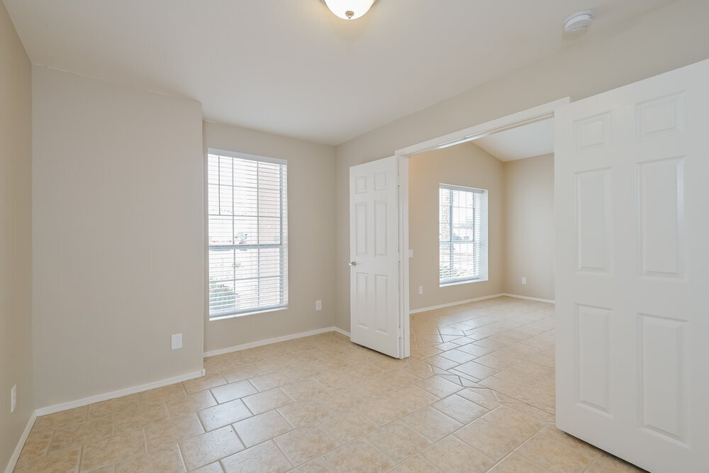 Building Photo - 10030 E English Woods Rd