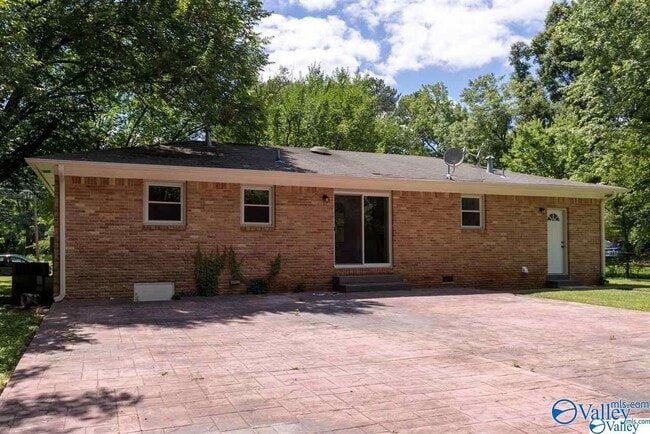 Building Photo - 3508 Lois Ln NW