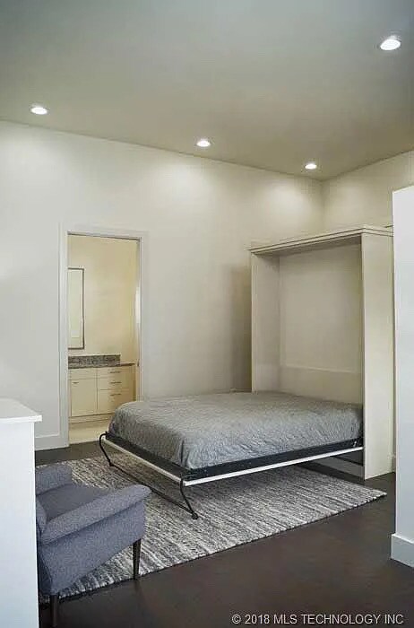 Building Photo - 108 S Boulder Ave