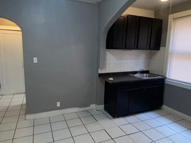 Building Photo - 5049 Coplin St