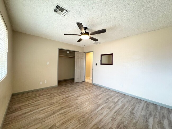 Building Photo - 3BR/2BA/2CG, with DOG RUN 2310 sq.ft. rental in Sierra Vista, AZ