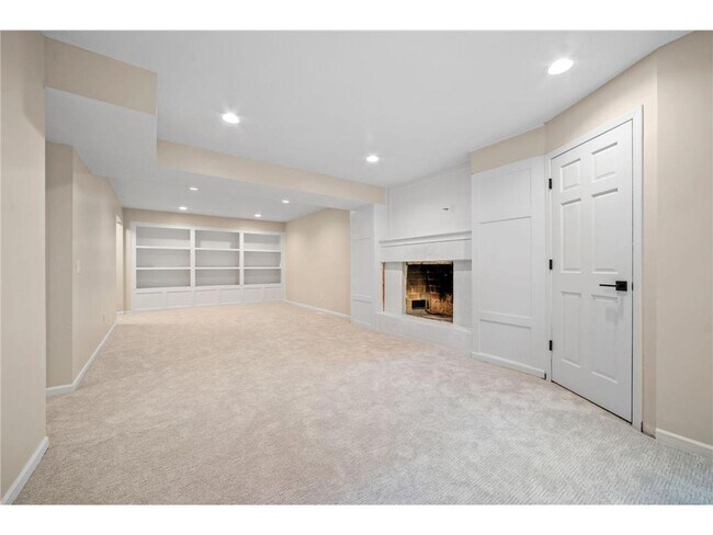 Building Photo - 17711 Creek Ridge Pass