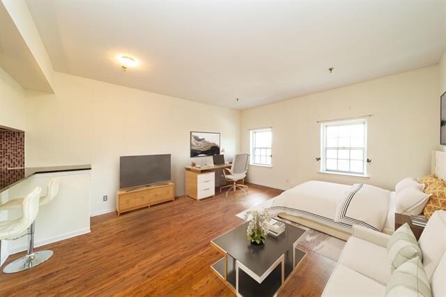Building Photo - 227 Christopher Columbus Dr