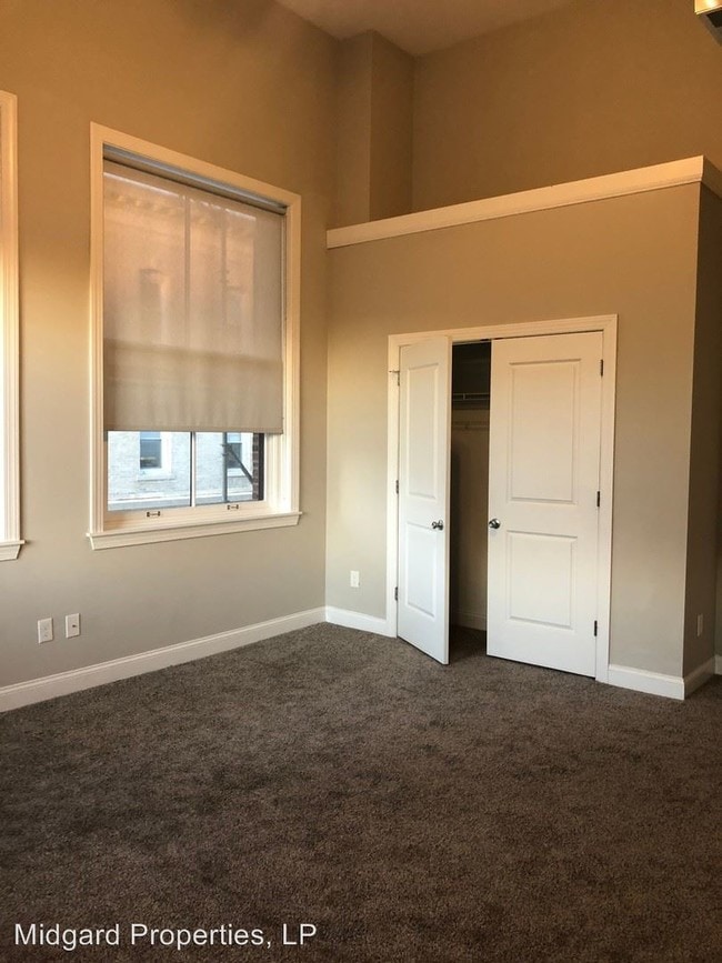 Building Photo - 2 br, 1 bath  - 215 York Road 215 York Road 3