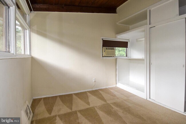 Building Photo - 3415 Gallows Rd