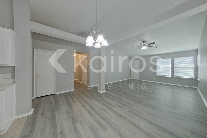 Building Photo - 2720 Edgemere Dr