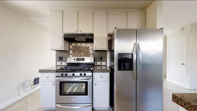 Building Photo - 51740 Avenida Carranza