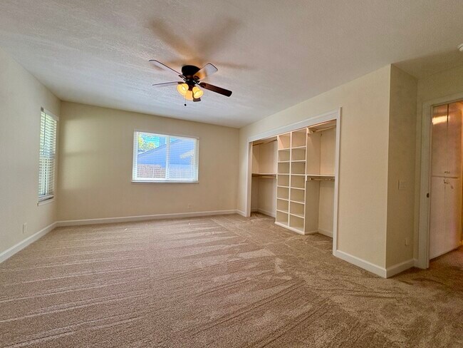 Building Photo - Beautiful 3 Bedroom, 2.5 Bathroom Fully Remodeled Home in Orangevale!