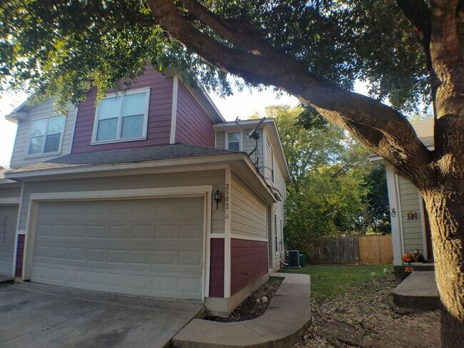 Building Photo - 2502 Allred Dr