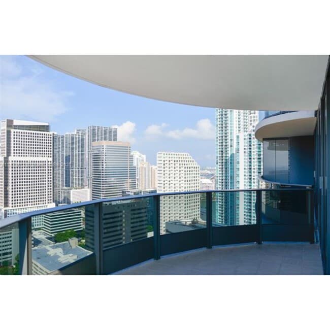 Building Photo - 1000 Brickell Plz