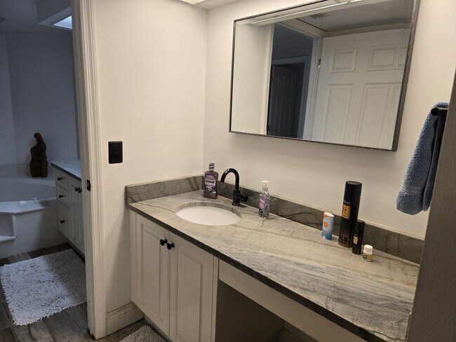 Building Photo - 6650 Sunset Way