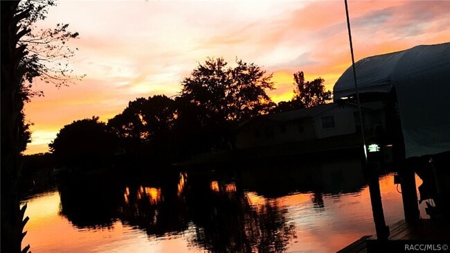 Building Photo - 10906 W Cove Harbor Dr