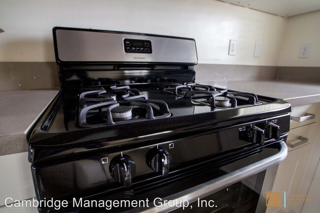 Building Photo - 702 N Nevada St