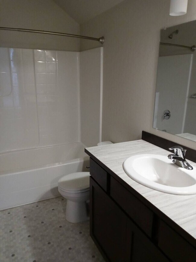 Building Photo - Beautiful Brand New Post Falls Home on the Prairie