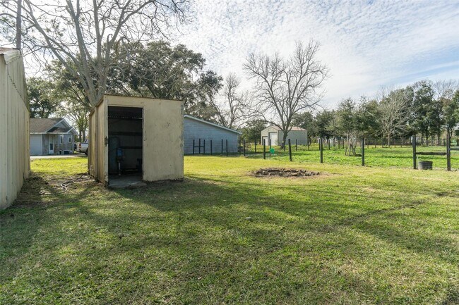 Building Photo - 4604 S Tower Rd